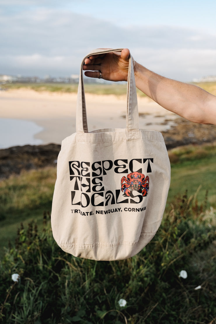 TR7 RTL Tote Bags
