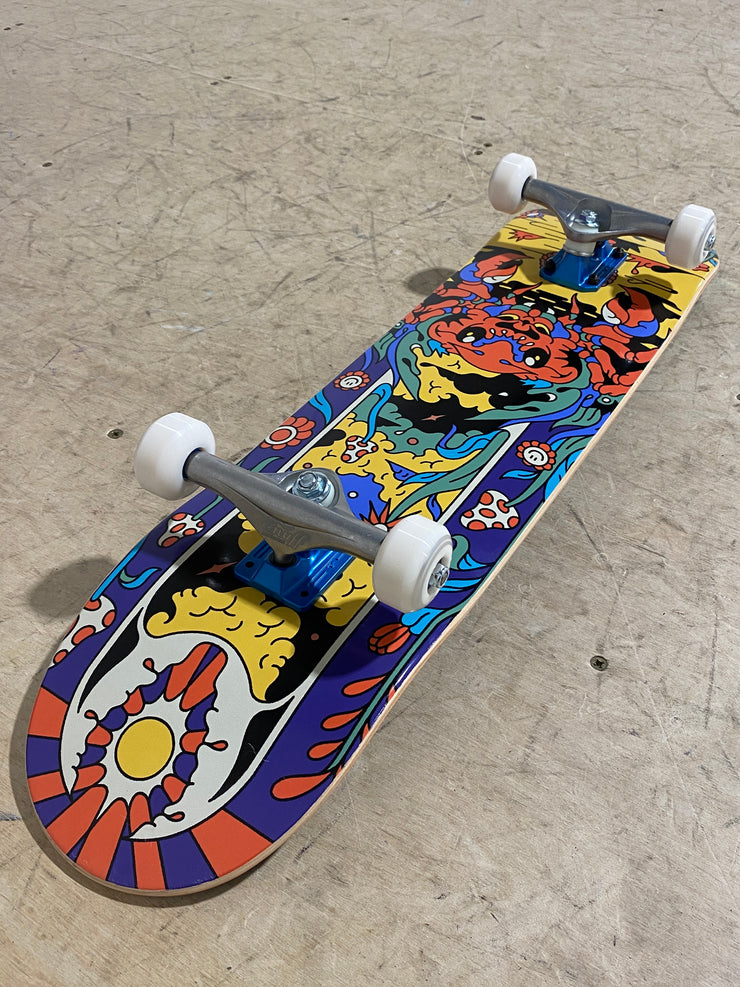 TR7 Crab 8.0" Complete Skateboard